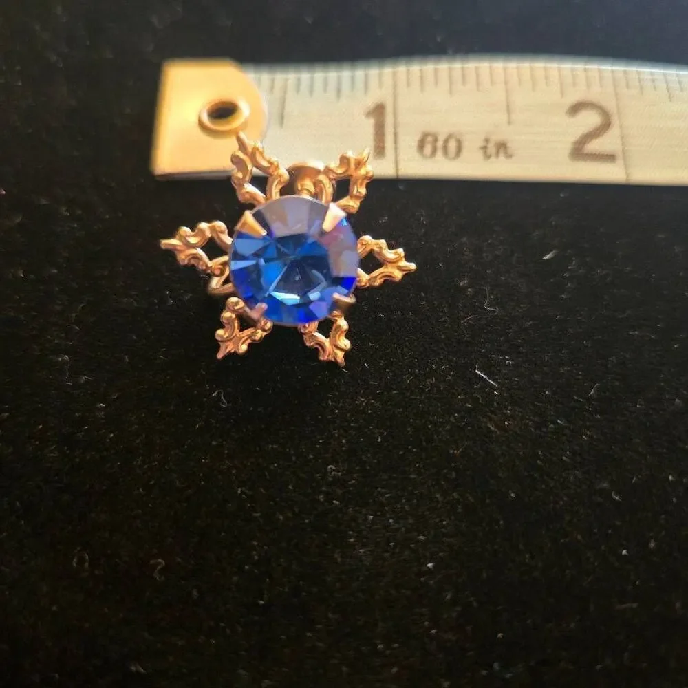 Vintage 1940s Gold Tone Snowflake Blue Rhinestone Screw Back Earrings